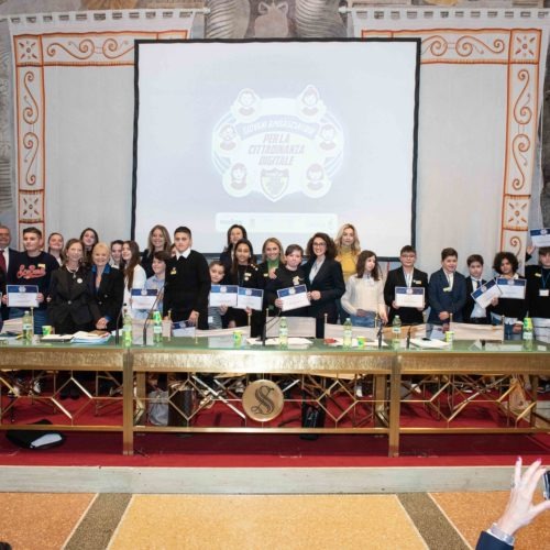 Foto gruppo ambasciatori e relatori